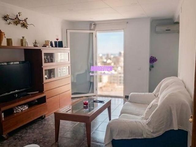 Piso en alquiler en avenida Constitució, Sant Carles de la Ràpita, de 81 m² 3 habitaciones por 603