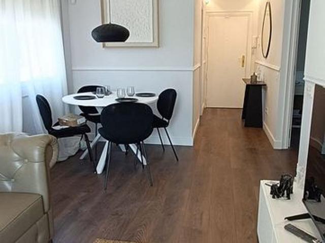 Piso en alquiler en avenida, Castelldefels, de 55 m² 2 habitaciones por 2.290