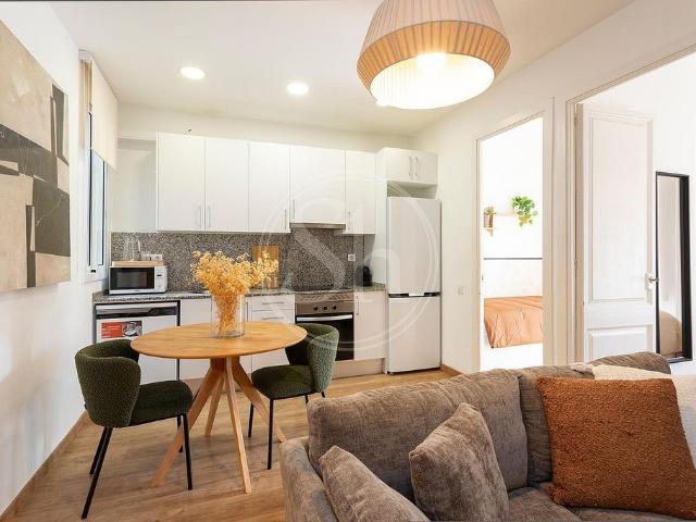 Piso en alquiler en avenida De Gaudí, Barcelona, de 40 m² 2 habitaciones por 1.495