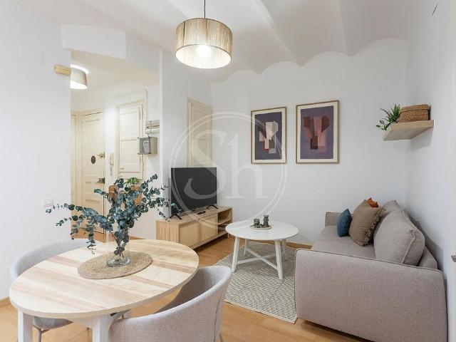 Piso en alquiler en avenida De Gaudí, Barcelona, de 43 m² 1 habitación por 1.450