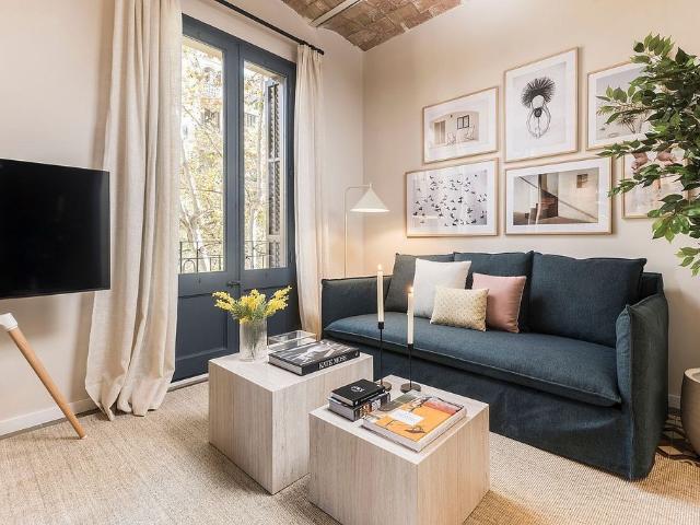 Piso en alquiler en avenida De Gaudí, Barcelona, de 57 m² 2 habitaciones por 2.100
