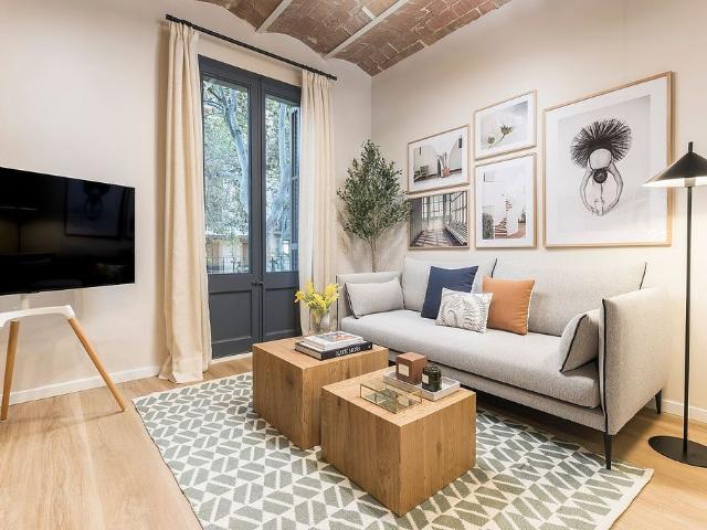 Piso en alquiler en avenida De Gaudí, Barcelona, de 57 m² 2 habitaciones por 2.220