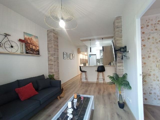 Piso en alquiler en avenida De Gaudí, Barcelona, de 75 m² 3 habitaciones por 2.000 €