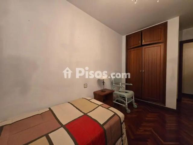 Piso en alquiler en Avenida de Finisterre, cerca de Plaza Tornos