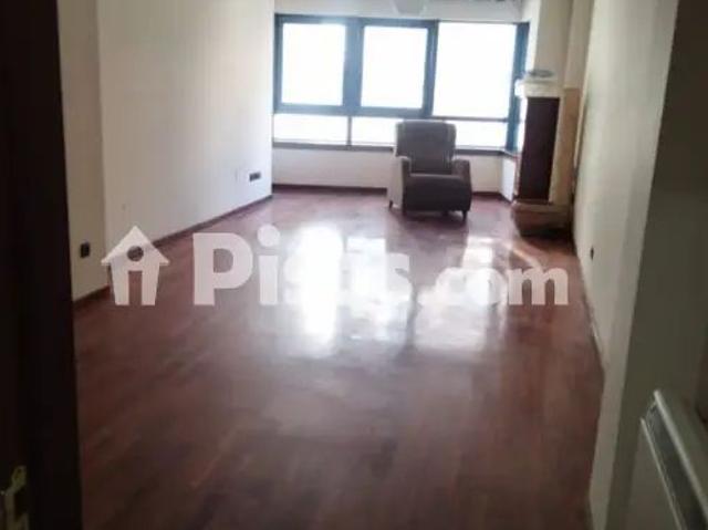 Piso en alquiler en Avenida de Oza, cerca de Calle de Claudio San Martín