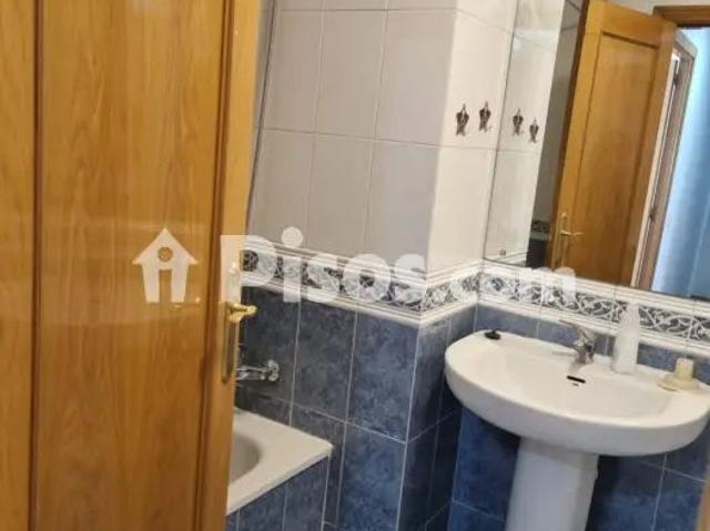 Piso en alquiler en Avenida de Logroño, cerca de Calle del Canal de Suez