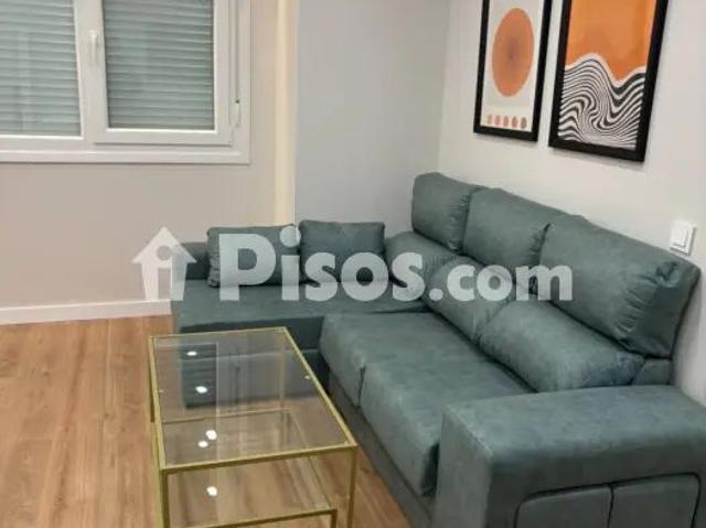 Piso en alquiler en Avenida de los Pilares, 19