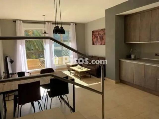 Piso en alquiler en Avenida de la Envia