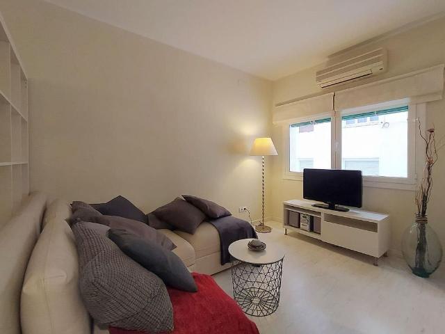 Piso en alquiler en avenida De la República Argentina, Barcelona, de 69 m² 1 habitación por 1.090