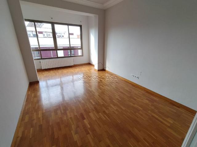 Piso en alquiler en avenida De la República Argentina, Barcelona, de 85 m² 2 habitaciones por 1.453