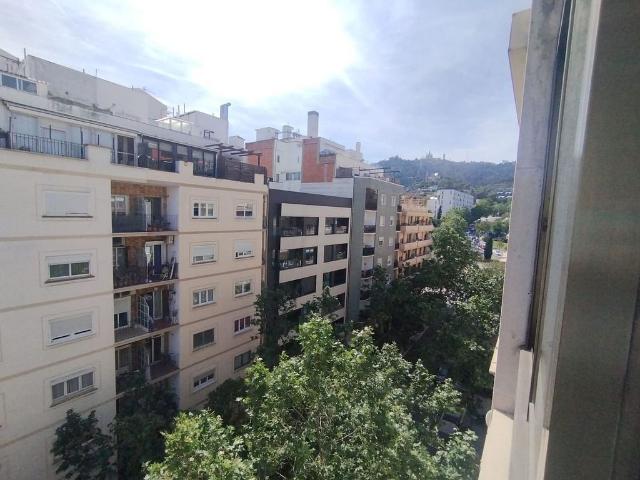 Piso en alquiler en avenida De la República Argentina, Barcelona, de 90 m² 3 habitaciones por 1.550