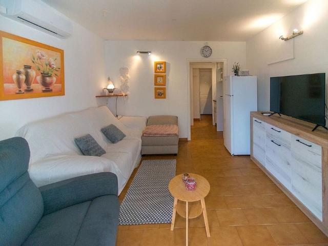 Piso en alquiler en avenida De la República Catalana, Castelló d´Empúries, de 35 m² 1 habitación por 1.184