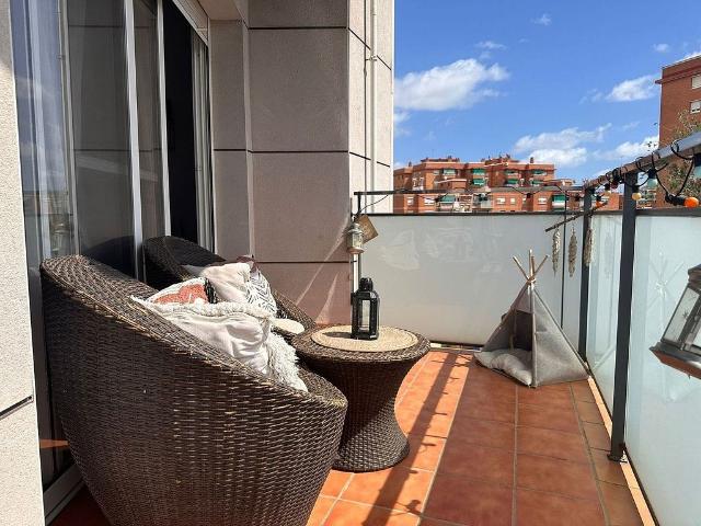 Piso en alquiler en avenida De Lloreda, Badalona, de 91 m² 3 habitaciones por 1.700