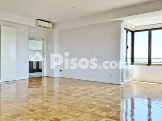 Piso en alquiler en Avenida de Menéndez Pelayo