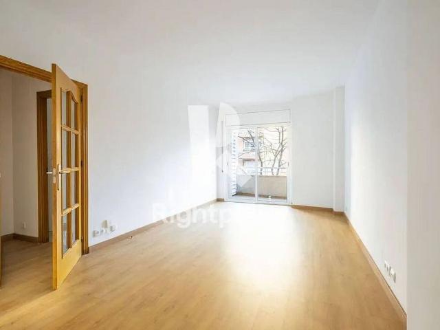 Piso en alquiler en avenida De Sant Ramon Nonat, Barcelona, de 99 m² 3 habitaciones por 1.733