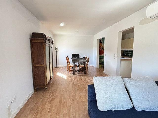 Piso en alquiler en avenida De Santa Coloma, Preses, Les, de 50 m² 2 habitaciones por 600