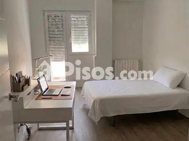 Piso en alquiler en Avenida de Portugal, 145, cerca de Calle de las Islas Canarias