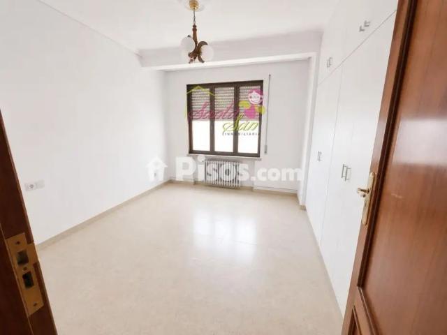 Piso en alquiler en Avenida de Portugal, cerca de Calle de José Manuel de Villena