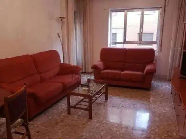Piso en alquiler en Avenida de Villamayor