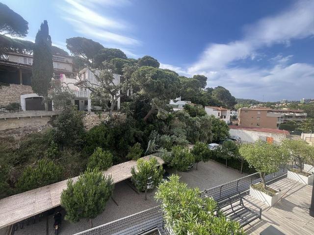 Piso en alquiler en avenida Del Cavall Bernat, Castell Platja d´Aro, de 70 m² 2 habitaciones por 5.100