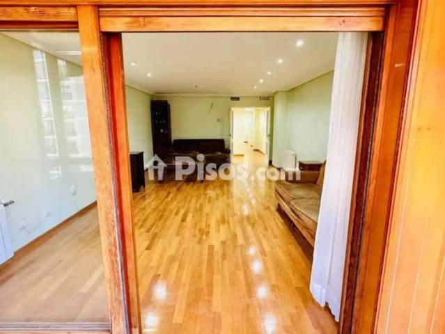 Piso en alquiler en Avenida del Doctor Gadea, 24