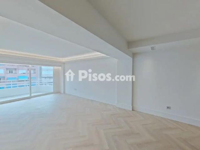 Piso en alquiler en Avenida del General Marvá