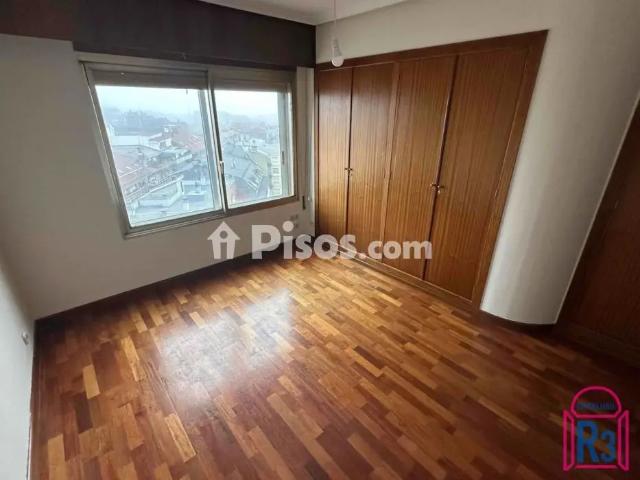Piso en alquiler en Avenida del Padre Isla, cerca de Calle de Ramiro Valbuena