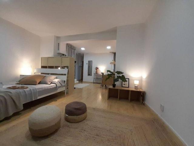 Piso en alquiler en avenida Diagonal, Barcelona, de 55 m² 1 habitación por 950