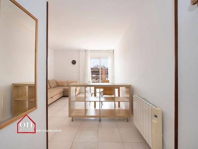 Piso en alquiler en avenida Lluís Companys i Jover, Sant Cugat del Vallès, de 45 m² 1 habitación por 961