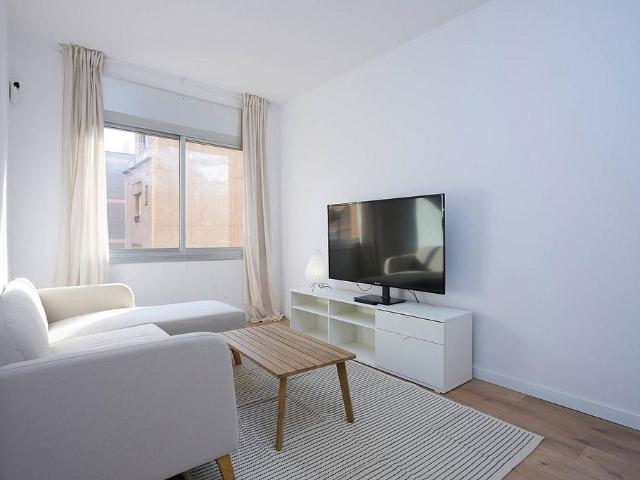 Piso en alquiler en avenida Meridiana, Barcelona, de 58 m² 2 habitaciones por 1.125
