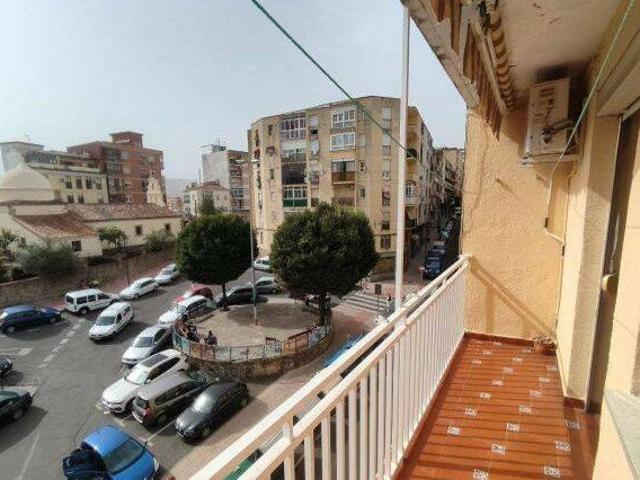 Piso en Alquiler en Avenida Vera