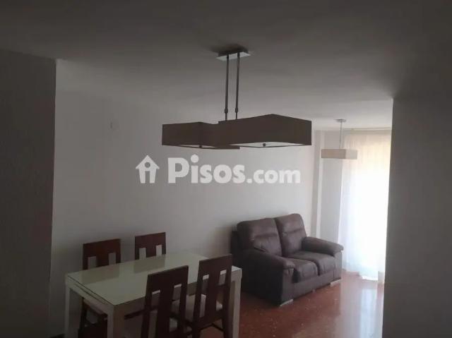 Piso en alquiler en Alhamar