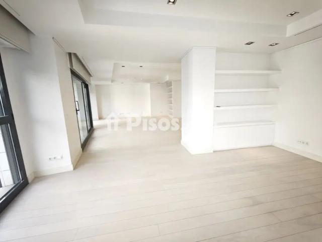 Piso en alquiler en Almagro