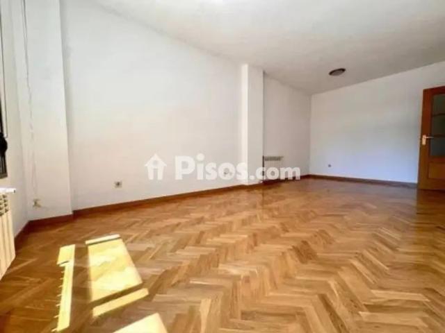 Piso en alquiler en Apóstol Santiago