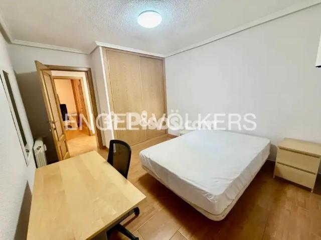 Piso en alquiler en Argüelles