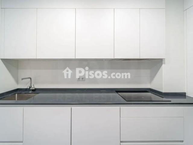 Piso en alquiler en Area Metropolitana
