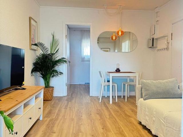 Piso en alquiler en Barcelona, de 40 m² 1 habitación por 1.150