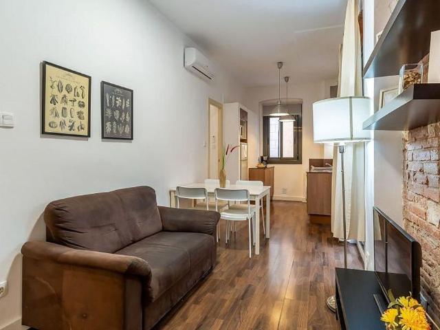 Piso en alquiler en Barcelona, de 40 m² 2 habitaciones por 937
