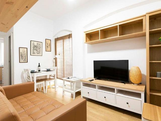 Piso en alquiler en Barcelona, de 40 m² 3 habitaciones por 939
