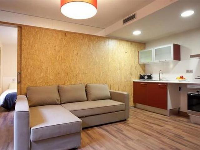Piso en alquiler en Barcelona, de 47 m² 1 habitación por 1.024