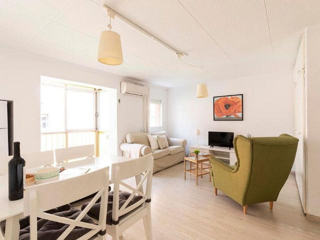 Piso en alquiler en Barcelona, de 46 m² 2 habitaciones por 703