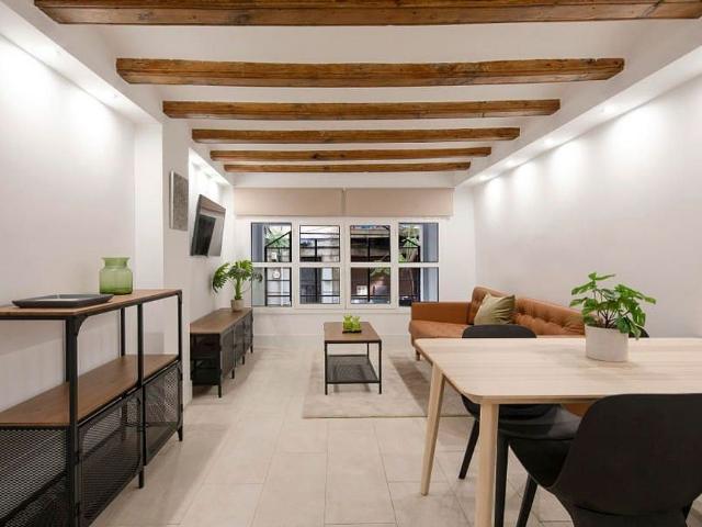 Piso en alquiler en Barcelona, de 49 m² 2 habitaciones por 840
