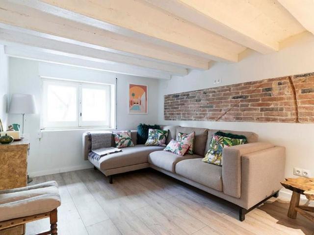 Piso en alquiler en Barcelona, de 53 m² 2 habitaciones por 893