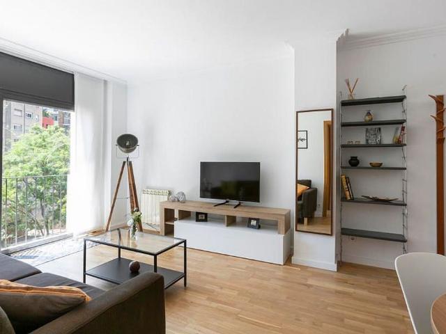 Piso en alquiler en Barcelona, de 51 m² 2 habitaciones por 938