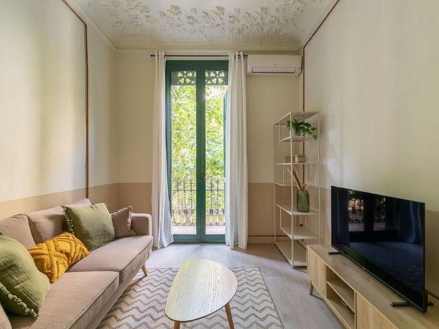 Piso en alquiler en Barcelona, de 52 m² 1 habitación por 2.000