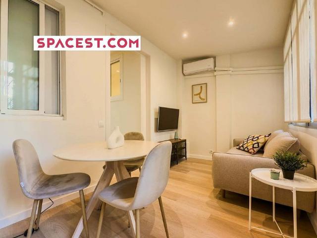 Piso en alquiler en Barcelona, de 57 m² 3 habitaciones por 1.630