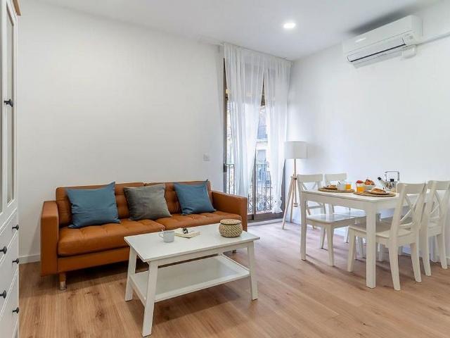 Piso en alquiler en Barcelona, de 55 m² 2 habitaciones por 1.131