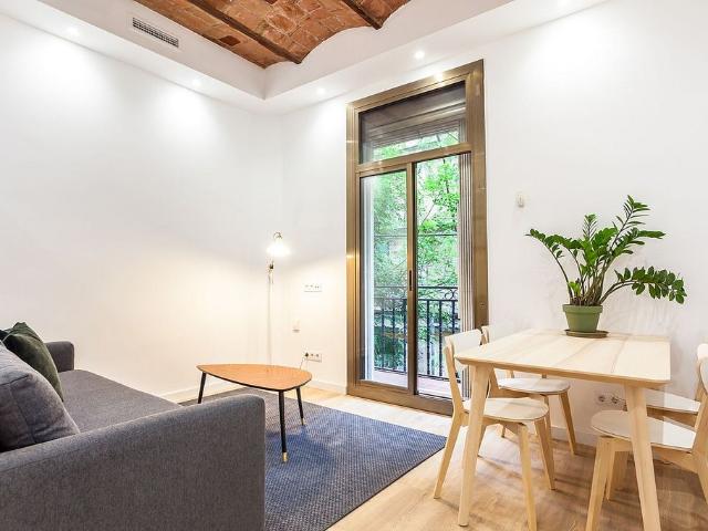 Piso en alquiler en Barcelona, de 56 m² 2 habitaciones por 1.290