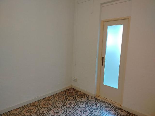 Piso en alquiler en Barcelona, de 56 m² 3 habitaciones por 950