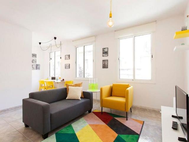 Piso en alquiler en Barcelona, de 58 m² 2 habitaciones por 836